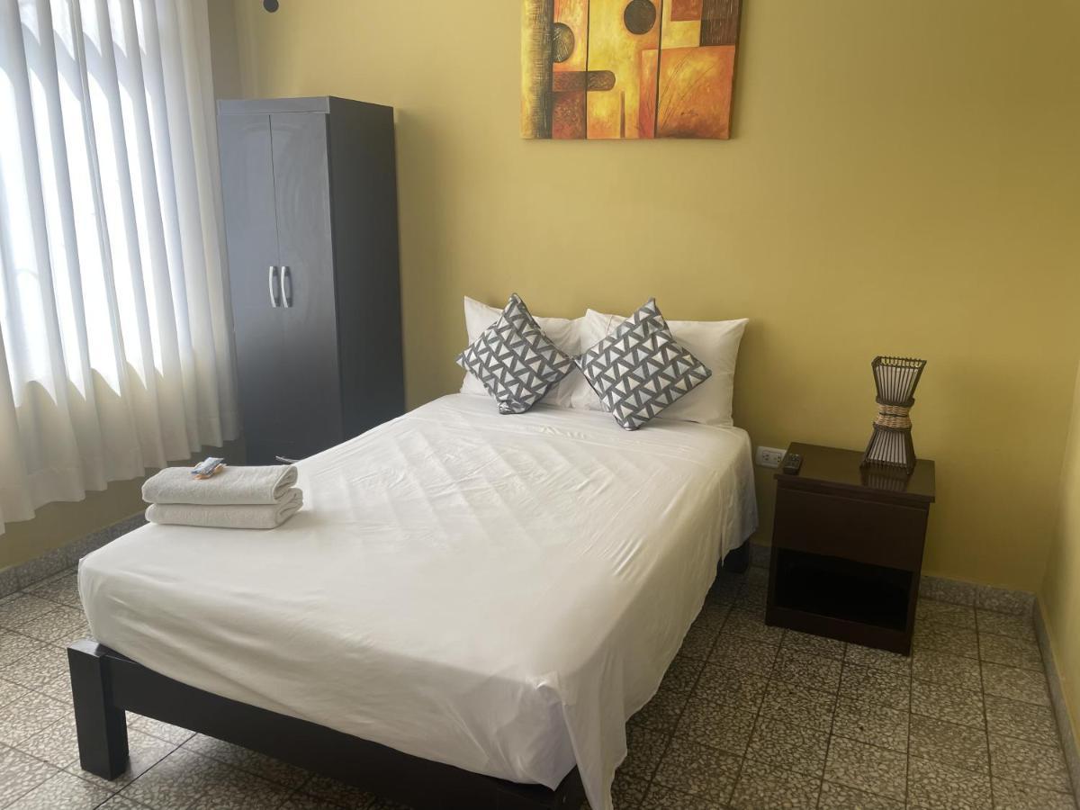 Hotel Calmelia Piura Exterior photo